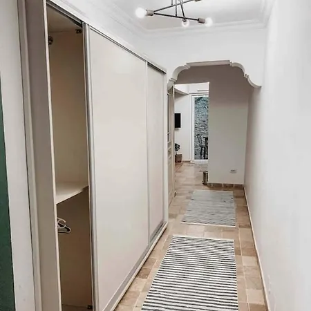 Apartment In Cihangir, Comfortable, Central With Garden Istanbul