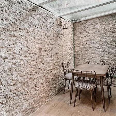 In Cihangir, Comfortable, Central With Garden * Istanbul